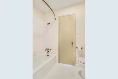 4410 T C Jester Boulevard #13, Houston, TX 77018 - Photo 16