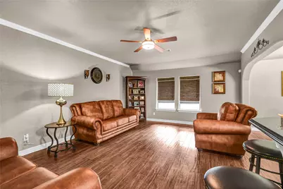 210 Madison Avenue, Clute, TX 77531 - Photo 10