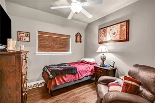 210 Madison Ave, Clute, TX 77531 - Photo 18
