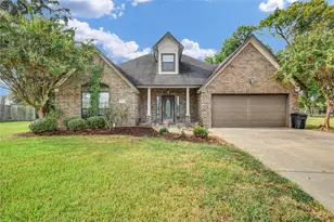 210 Madison Ave, Clute, TX 77531 - Photo 1