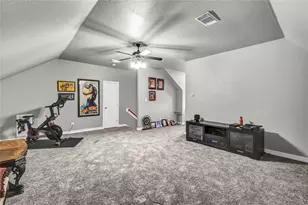 210 Madison Ave, Clute, TX 77531 - Photo 4