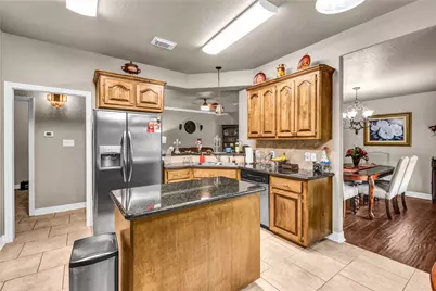 210 Madison Avenue, Clute, TX 77531 - Photo 12