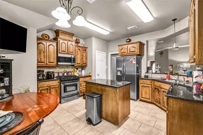 210 Madison Avenue, Clute, TX 77531 - Photo 14