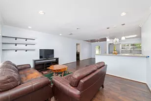 8625 Bob White Dr, Houston, TX 77074 - Photo 6