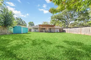 8625 Bob White Dr, Houston, TX 77074 - Photo 12