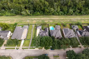 1938 Canyon Crest Dr, Sugar Land, TX 77479 - Photo 2