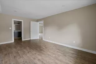 5823 Lyndhurst Dr, Houston, TX 77033 - Photo 12