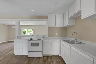 5823 Lyndhurst Drive, Houston, TX 77033 - Photo 6