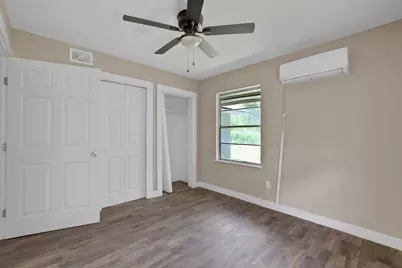 5823 Lyndhurst Drive, Houston, TX 77033 - Photo 18