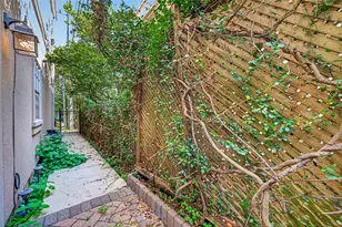 6308 Schuler St, Houston, TX 77007 - Photo 34