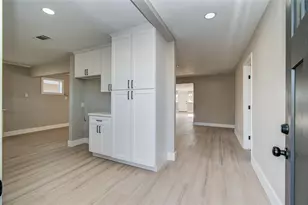 7918 Bayside Dr, Beach City, TX 77523 - Photo 4