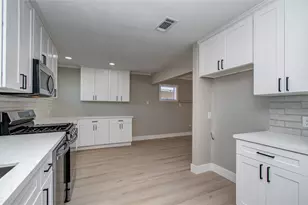 7918 Bayside Dr, Beach City, TX 77523 - Photo 10