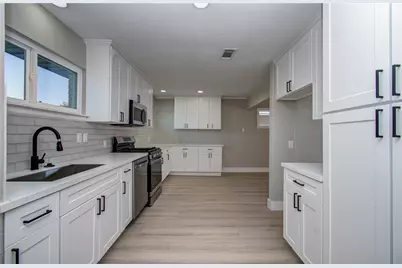 7918 Bayside Drive, Beach City, TX 77523 - Photo 6