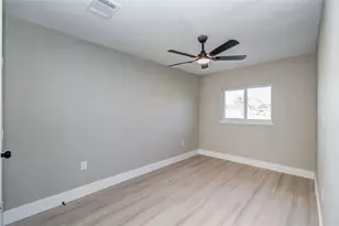 7918 Bayside Dr, Beach City, TX 77523 - Photo 20