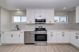 7918 Bayside Dr, Beach City, TX 77523 - Photo 8