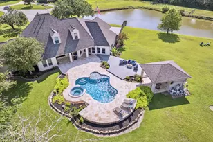2904 Bridle Path Ln, Friendswood, TX 77546 - Photo 2