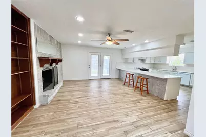 1708 Crestwood Court, Texas City, TX 77591 - Photo 4