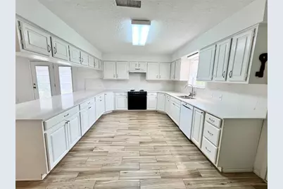 1708 Crestwood Court, Texas City, TX 77591 - Photo 6