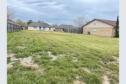 7308 Robin Lane, Texas City, TX 77591 - Photo 4