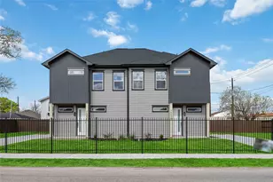 7555 Calhoun St, Houston, TX 77033 - Photo 2