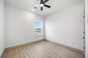7555 Calhoun St, Houston, TX 77033 - Photo 22