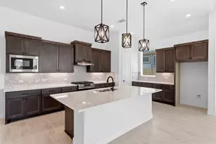 12015 Canal View Blvd, Mont Belvieu, TX 77523 - Photo 4