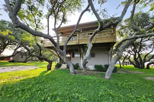 2182 W Bayshore Dr, Palacios, TX 77465 - Photo 40