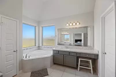 11723 Oakwood Drive, Mont Belvieu, TX 77535 - Photo 32