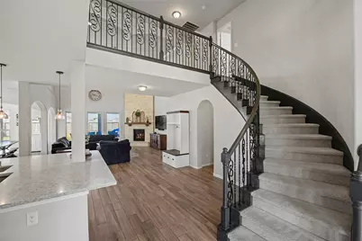 11723 Oakwood Drive, Mont Belvieu, TX 77535 - Photo 14