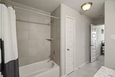 11723 Oakwood Drive, Mont Belvieu, TX 77535 - Photo 18
