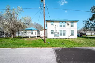 108 W Barrow St, Dayton, TX 77535 - Photo 16