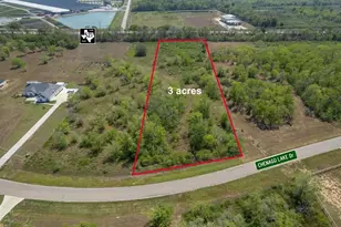 22611 Chenango Lake Dr, Angleton, TX 77515 - Photo 1