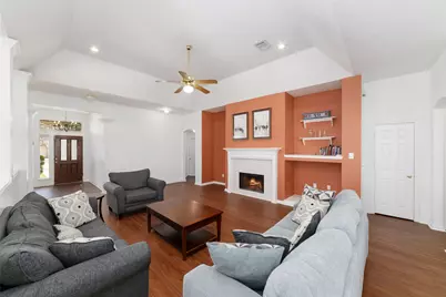 7919 Quail Meadow Drive, Houston, TX 77071 - Photo 10