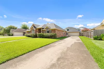 7919 Quail Meadow Drive, Houston, TX 77071 - Photo 26