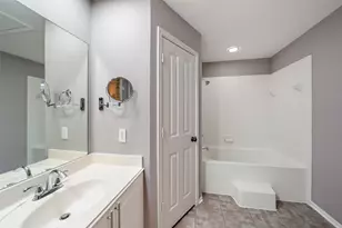 21 Stone Creek Pl, The Woodlands, TX 77382 - Photo 20