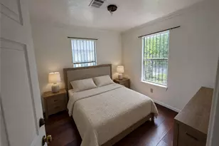 3021 Brackenridge St, Houston, TX 77026 - Photo 8