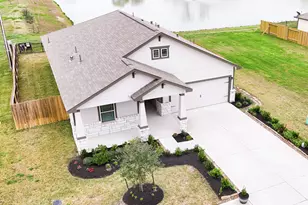 201 Bryan Wy, Angleton, TX 77515 - Photo 18