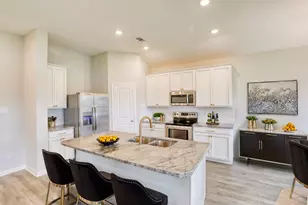 201 Bryan Wy, Angleton, TX 77515 - Photo 4