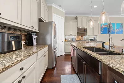 1137 Beasley Hills Lane, Houston, TX 77008 - Photo 12