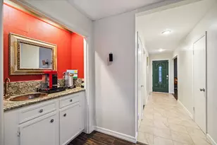 910 Coachlight Dr, Houston, TX 77077 - Photo 2