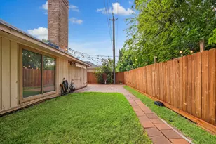 910 Coachlight Dr, Houston, TX 77077 - Photo 22