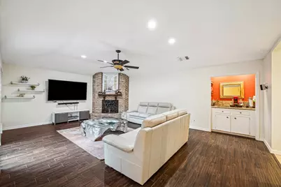 910 Coachlight Drive, Houston, TX 77077 - Photo 4