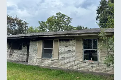 206 Sunset Heights Avenue, Dayton, TX 77535 - Photo 2