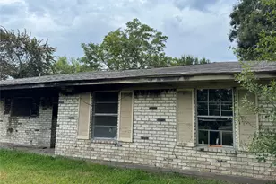 206 Sunset Heights Ave, Dayton, TX 77535 - Photo 2