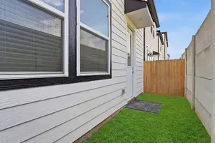 2706 Grand Fountains Dr, Houston, TX 77054 - Photo 10