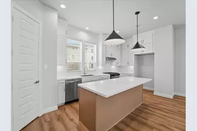 2706 Grand Fountains Drive #H, Houston, TX 77054 - Photo 2