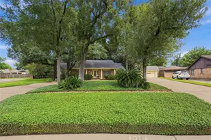 203 Ballantrae Ln, Houston, TX 77015 - Photo 2
