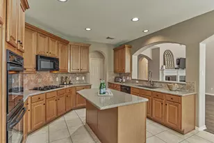 59 W Prairie Dawn Cir, The Woodlands, TX 77385 - Photo 12