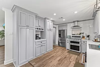 515 Foxglove Lane, Houston, TX 77076 - Photo 10