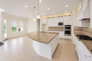 2 Chalice Trl, Sugar Land, TX 77498 - Photo 6